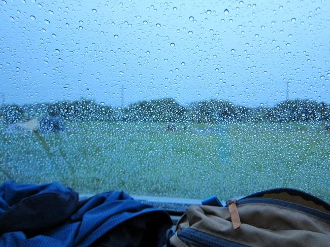 午前４時頃のキャンプ場。<br />もうここにいてもどうにもならないね。<br />ということでキャンプ場を出発し、少しづつ<br />札幌に帰ることに．．．<br />