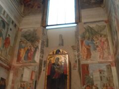回廊抜けて、マザッチオの傑作、ブランカッチ礼拝堂へ。
 
