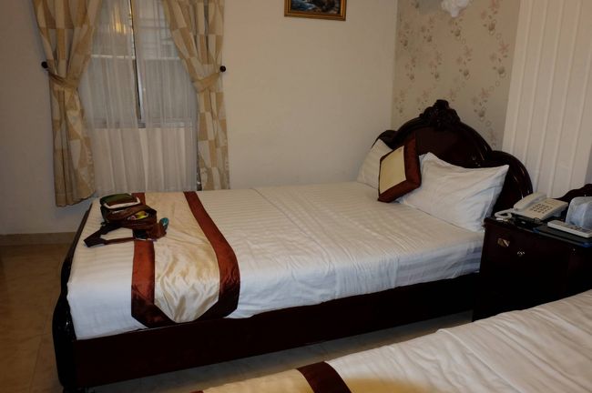 ホテル到着<br /><br />男二人でツインです