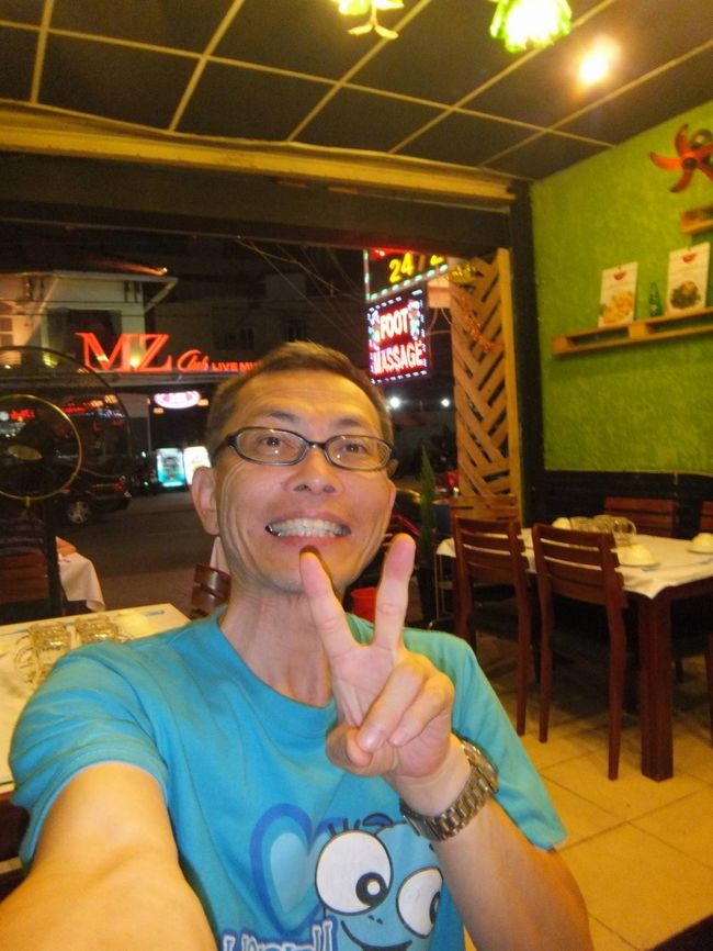 台風「ハローン」に乗っかって？、ヴェトナムに来ました<br /><br />ハラハラドキドキの初日<br /><br />到着後ぐっすり眠って、それでも二日目<br />なんとなくだら〜〜〜っと過ごした<br /><br />さあ、明日からは、しっかり楽しむぞ〜〜〜〜<br /><br />お出かけ！＝うれしい・たのしい・だいすき<br /><br />＝＝その２に続きます＝＝