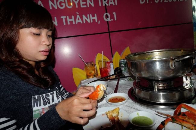 もちろん、蟹もしっかり食べます<br /><br />夜＝7時ころにしっかり夕食を食べたのに、またまた食べちゃいます