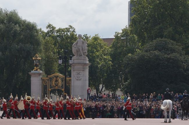 11時からだと思ってたら、11時半からでした。<br />おかげでいい場所をGET〜！