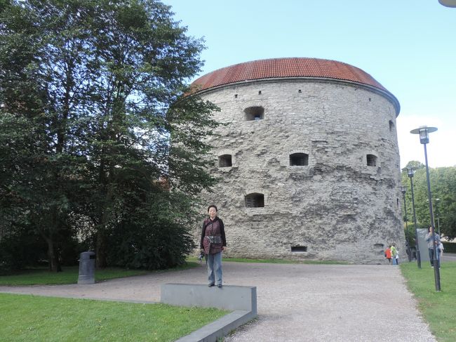 港から歩いて１０分もすると太っちょマルガリータに出る。ここが旧市街への入口だ。