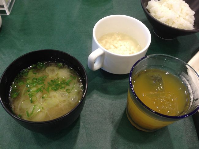 お味噌汁？<br />なんだけど?なんか違う感じ<br />お出しがすごくきいてました！<br /><br />あと?ゆし豆腐♪