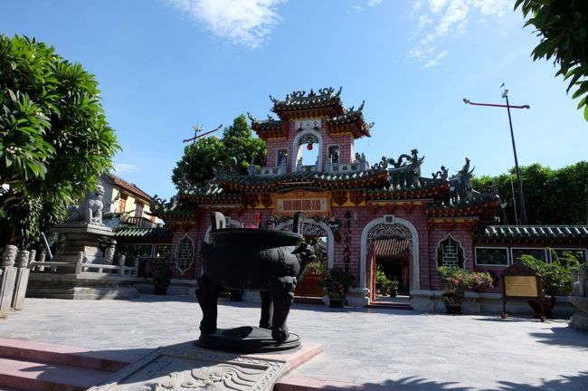 最初は福建会館<br /><br />華僑の方たちの同郷人の集合の場