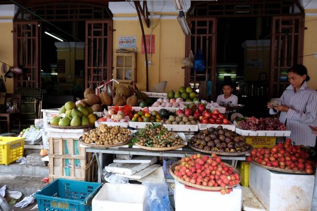 ホイアン市場<br /><br />フルーツ豊富ですね