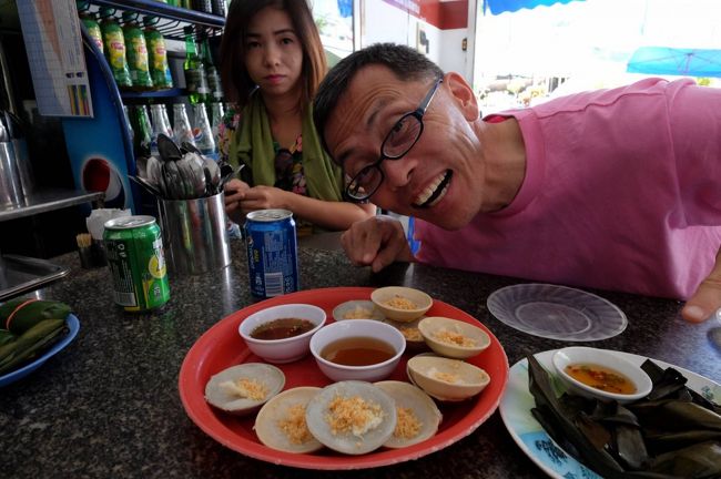 これが、フエの代表料理<br /><br />バイン・ベオと書いてある（ガイドブック）<br /><br />