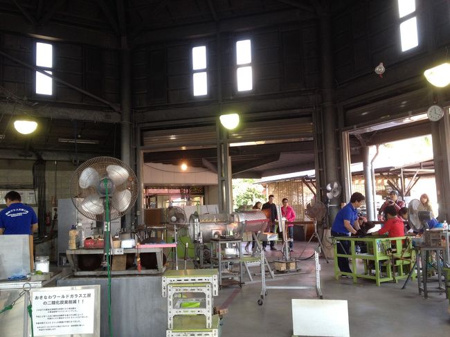 工房へ<br /><br />職人の方が丁寧に教えてくださいます。<br />