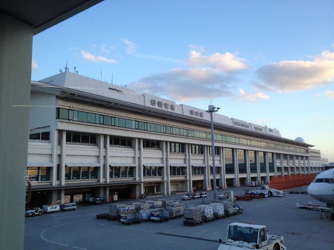 そろそろ空港へ<br />っと思いながら<br />アウトレットモールに立ち寄り☆<br />お買いもの…で荷物がヤバい事に(汗<br /><br />時間ｷﾞﾘｷﾞﾘでレンタカーを返して<br />バスで那覇空港まで送迎してもらいました。