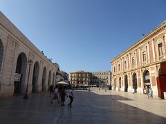 旧市街への入り口「Piazza del Ferrarese」♪
