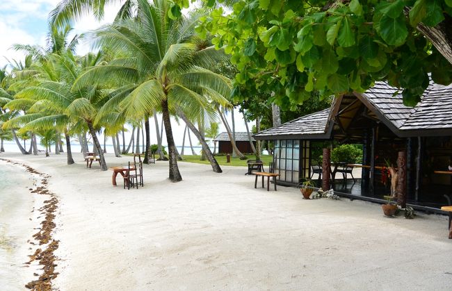 島の入り口にはレストランのメイン棟があり