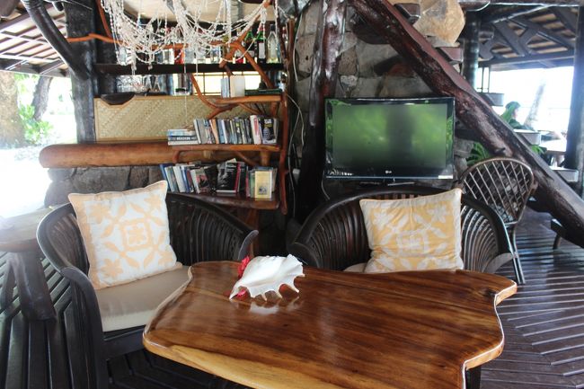 テレビルーム<br /><br />お部屋にテレビはありますがチャンネルは１つだけ。<br />ここなら世界の放送が見れるのだとか。