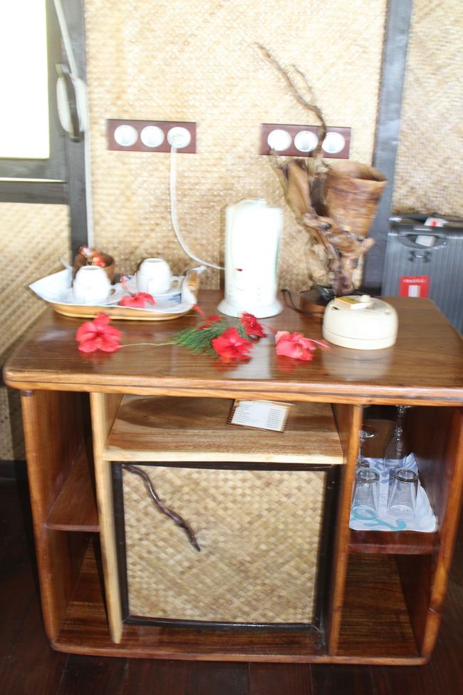 湯沸しポットがあります。<br />ミニ冷蔵庫