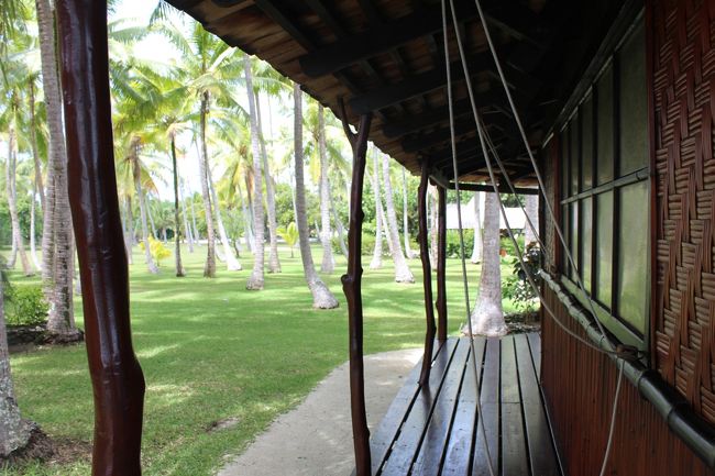 お部屋の周りの廊下<br />お掃除も行き届いていました。<br />お部屋にはスリッパがないけど、磨きこんだ床なので裸足でも快適