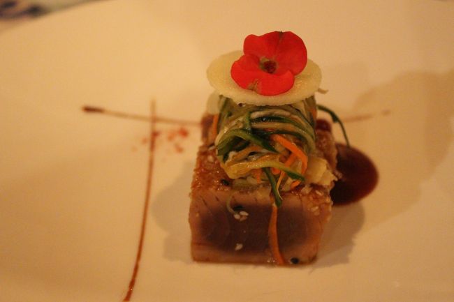 まぐろのたたき<br /><br />ごま油が効いたオリエンタルなソース<br />美味しいです。