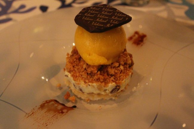 デザート<br /><br />マンゴーソルベとヌガー<br />あまり甘くなく美味しいデザートです。