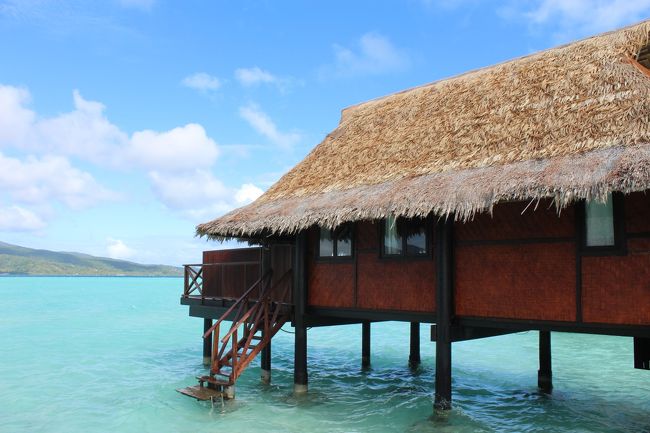 やはり水上バンガローはいい感じ。<br />ここに6泊7泊とされる方は3泊づつとか部屋を移動するそう。<br />私たちも短期ながらそうしても良かったネ。<br />やはり水上バンガローは人気で満室です。<br />