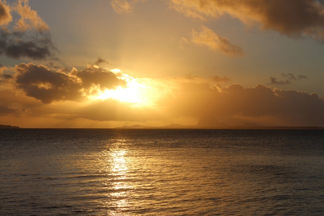 お部屋に戻りシャワーをしてサンセットを見たらドレスアップしてディナーへ