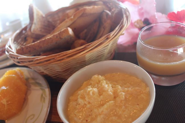 スクランブルをお願いしたらとっても滑らかなスクランブルエッグが出てきました。<br />塩胡椒が絶妙でクリーミー<br />湯煎仕立てのスクランブルでした。<br />