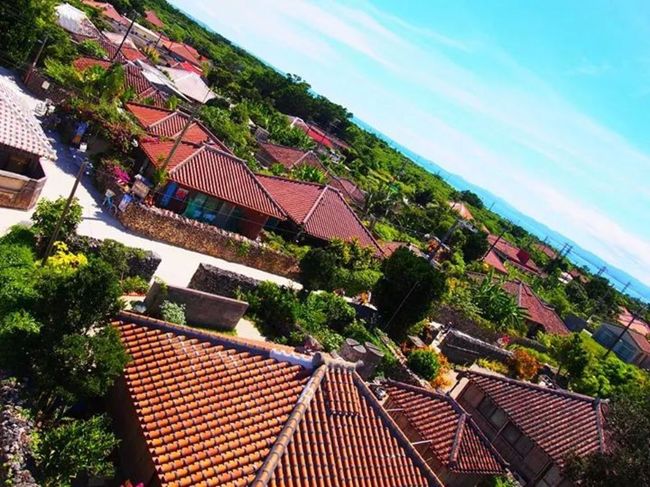 あつ、なごみの塔からの景色<br />この景色が見たかったんです。<br />次来るときは竹富に泊まりたいものです。