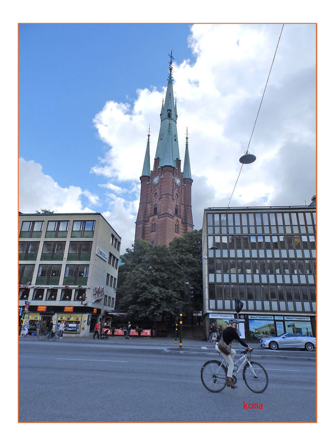 街の中の建造物、何の塔だろう