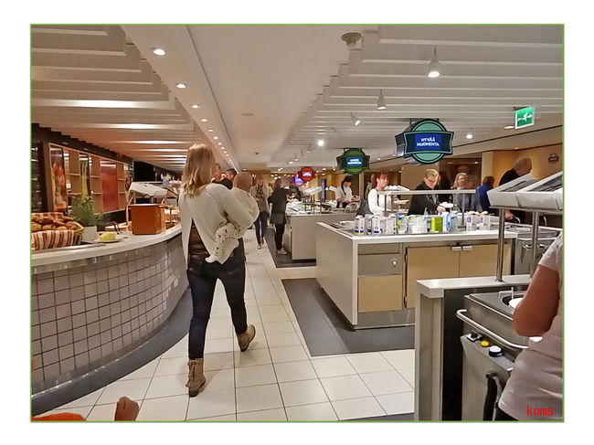 飲み物無料、ビール４杯飲んだ