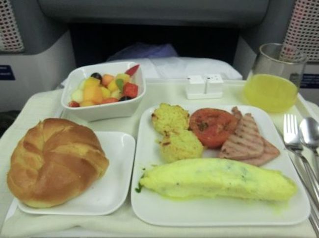 朝食のオムレツ<br />