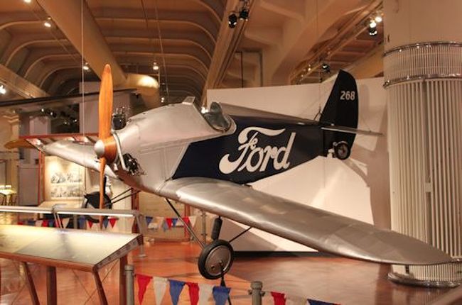 飛行機も。<br /><br /><br />２時間ほどフラフラした後、<br />さっき乗って来たタクシーのおにーさんにまた迎えに来てもらい<br />空港にとんぼ返り。<br /><br /><br />