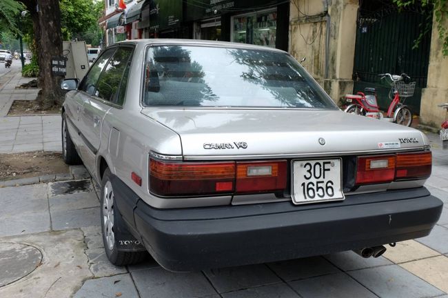 ふる〜〜〜い年式のカムリ<br /><br />友人が異常に興奮していた