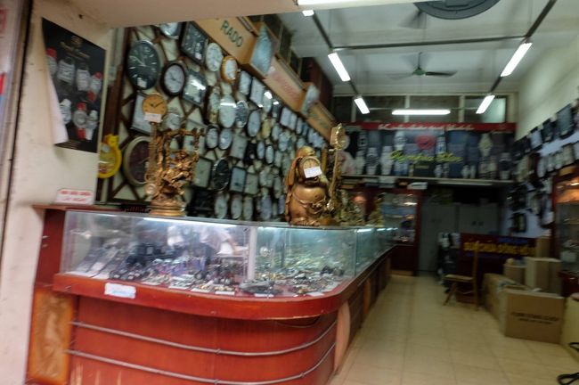 まだまだ街歩きは続きます<br /><br />次は私の希望する目的地