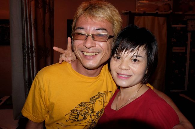 結果　妙齢の女性により、素晴らしくいいマッサージを受けることができた<br /><br />こちら、友人に施術してくれた女性<br /><br />表紙の写真が、自分を施術してくれた女性<br /><br />１時間のフットマッサージだけでしたが、時間があればもう一時間全身施術してもらいたいところ