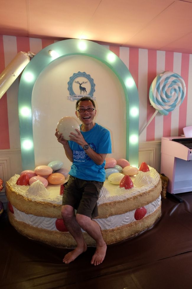 何組かのカップルが、我々を見ている視線が冷たいのは、そういうことか？<br /><br />男二人でここにきて何するのって？<br /><br />まあ、そんなことはどうでもいいや（爆）<br /><br />男二人で撮影会