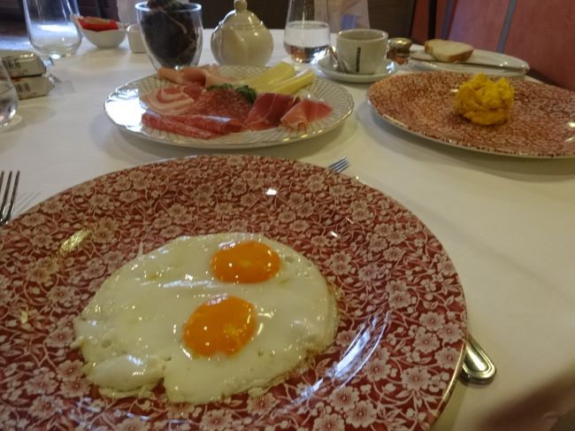 最後のお宿は奮発したので朝はバッフェーではなく、オーダー形式。<br /><br />はじめてだよ、ガッツリ食べました。