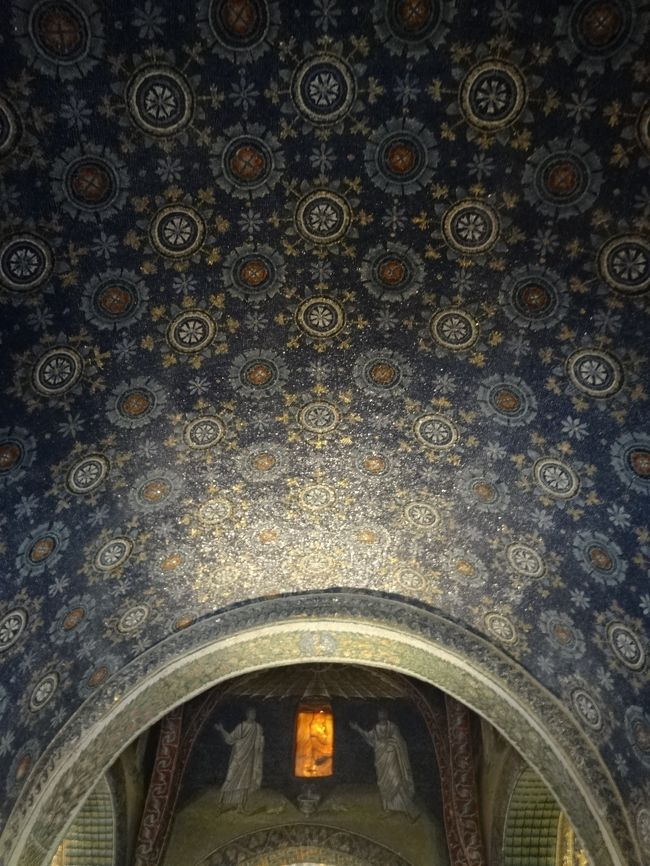 満天の星、小宇宙、とても写真では表現しきれない。<br /><br />本当に、ロケットで宇宙に飛んで浮かんでいるような、そんな気持ちになります。