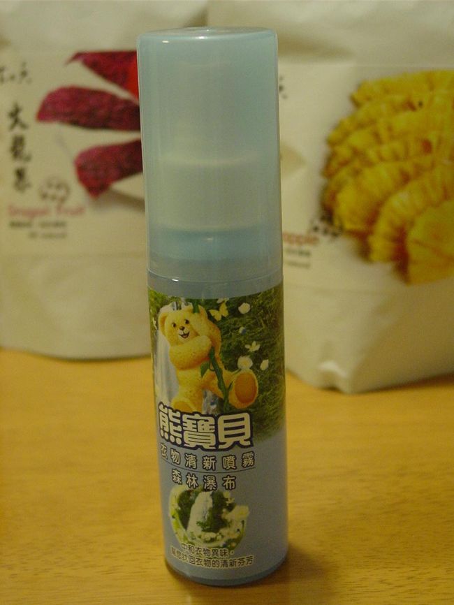 ４トラでよく見かけるお土産「ファーファ」。私も折り畳み傘のにおい消しで購入しました。とても良い香り。<br />永康街のワトソンズで。９８元。