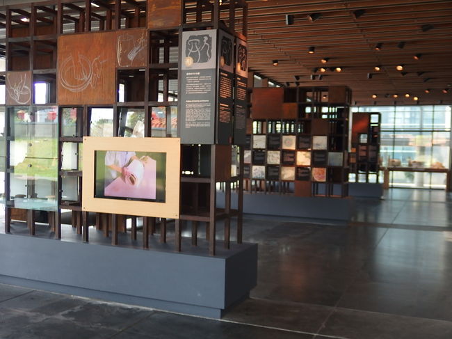 焼き物の土や釉薬についてお勉強できます。