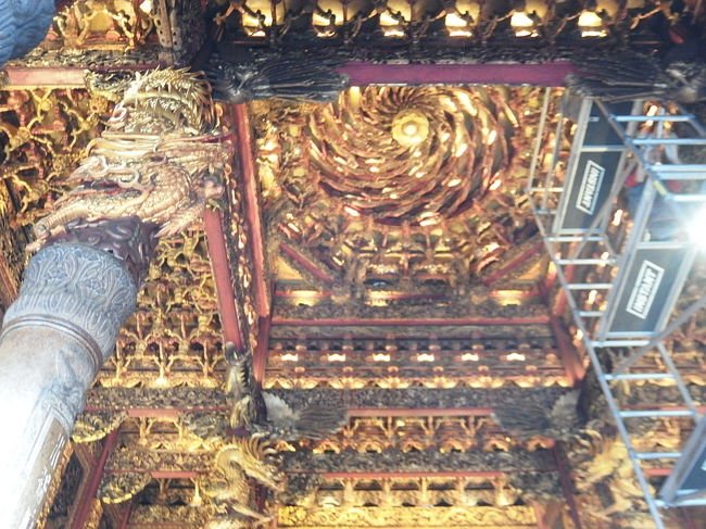 このぐるぐるの天井！<br />なんでしょう、この迫力。