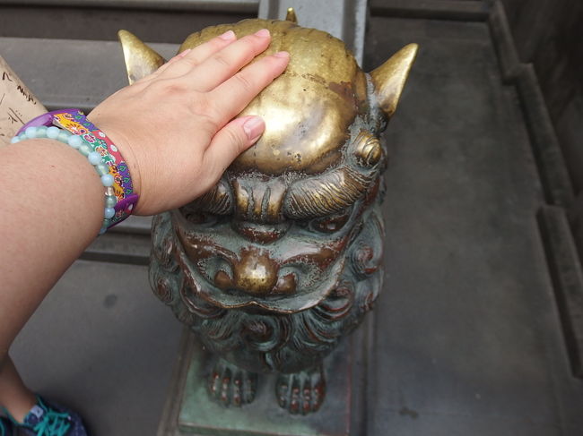 動物シリーズ。<br />狛犬（でいいのかな・・・）の頭がぴかぴかだったので、なでるとご利益があると思われます。