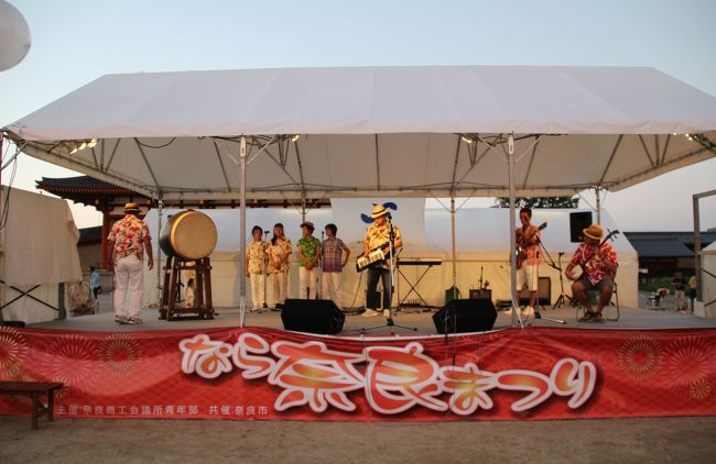 奈良祭りのステージ