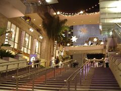 アカデミー賞の開場ともなっているKODAK THEATERがあるハリウッド・ハイランド