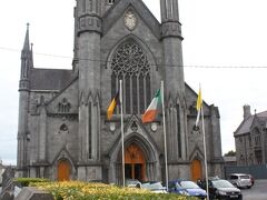 15:13　St. Mary Cathedral
ここは外観だけ。1857年に建てられたカトリック系の大聖堂。塔が町のいろいろな所からよく見えます。