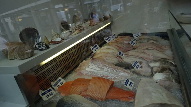 好きなシーフードを選んで調理して頂くケースでしょうか、、