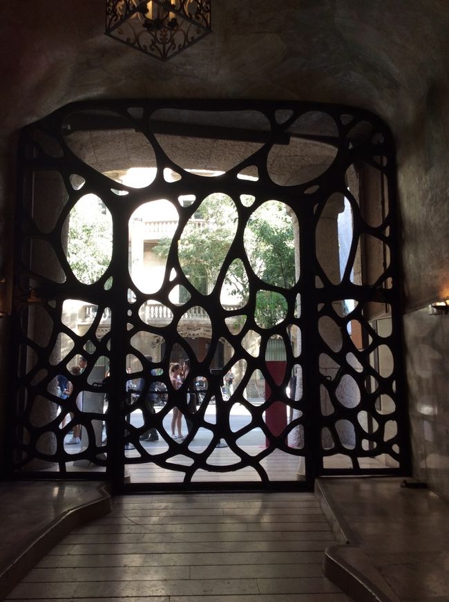 カサミラの玄関部分。