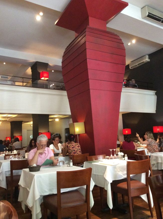 昼食は、近くのラ・ドルサ・エルミニアで。<br /><br />La　Dolca　Herminia<br />Magdalenes 27,08002 Barclona<br />