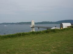 次に向かったのは、波戸岬。
入り口で300円を払って入場。奥まで車で1周できます。
この時期ほんとに風が心地よくて気持ちいい！

この海中展望室からは海中観察ができるそう。