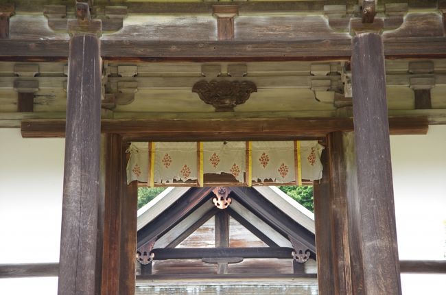 拝観料（400円）を払って