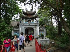 そして最後に
ホアンキエム湖にある『玉山祠』
ここで見学後、解散
