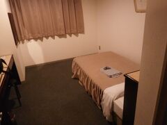  江坂セントラルホテルのシングルルーム

早い目に予約していたので　素泊まりなんと連休中でも4000円でした