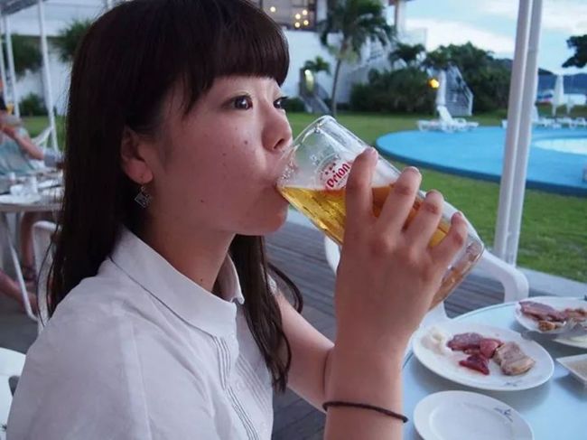 ごくごく飲んで、お肉食べて、サンセット最高