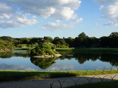 約300年前に2代目岡山藩主・池田綱政によって造営された後楽園、日本三名園のひとつです。